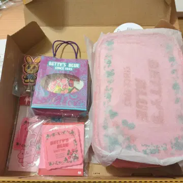 betty's blue 굿즈 정리