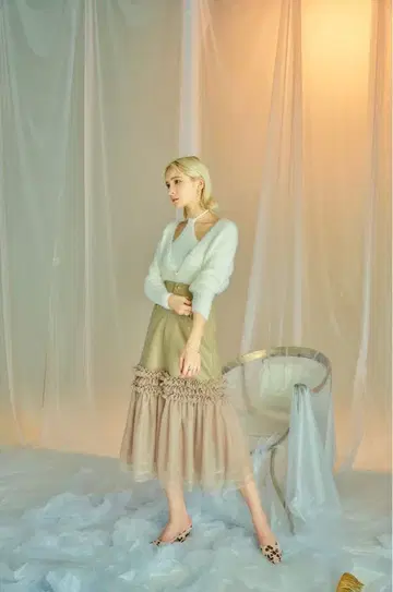 crayme 클레이미 가죽 샤샤 스커트(khaki)