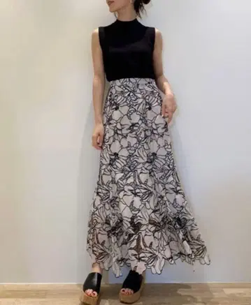 SNIDEL 커팅 레이스 머메이드 스커트