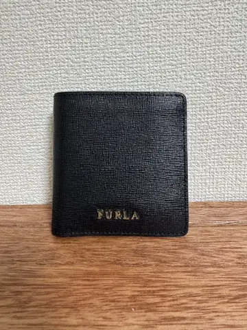 FURLA 이단 접이식 지갑 블랙
