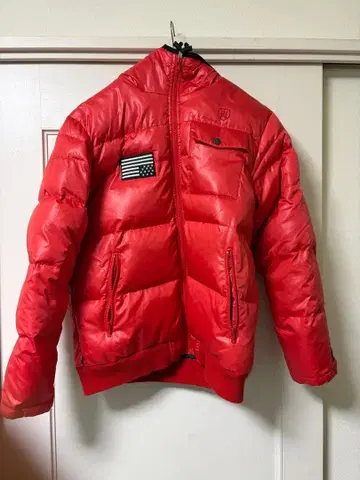 THEILLEST 후드 부착 다운 자켓 레드