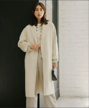 어반리서치 로쏘 아이보리 롱 코트