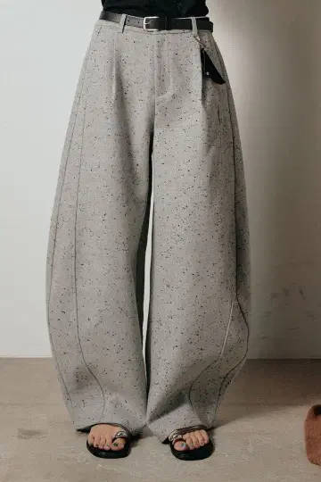 esica 벨트 포함 네프 트위드 커브 팬츠