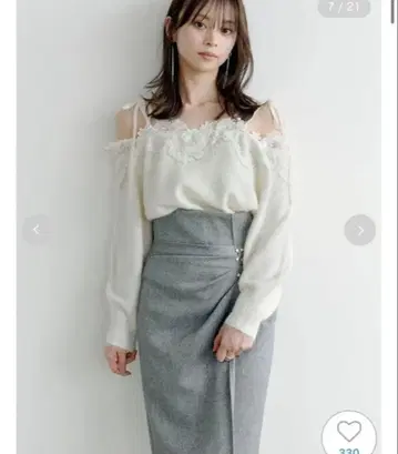 스나이델 레이스 트리밍 오프숄더 니트 풀오버