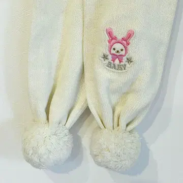 BABY THE STARS 우사쿠먀 쿠먀짱 화이트 와펜 머플러