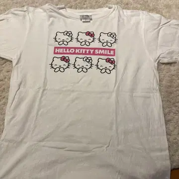 헬로키티 스마일 M 사이즈 티셔츠