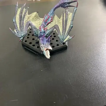 이얀갈루가 몬스터 헌터 피규어