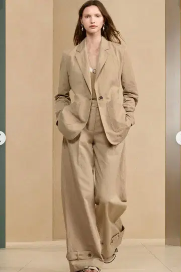 Zara 베이지 블레이저