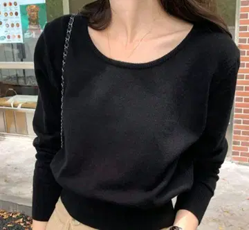 심플 블랙 크루넥 긴팔 니트