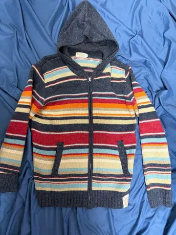 로컬 모션 멀티 보더 집업 니트 후드티