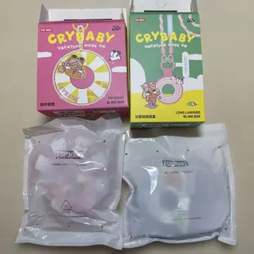 POP MART CRYBABY 펜던트 & 랜야드