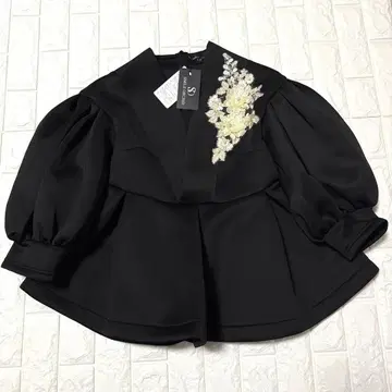 SMILE ORCHID 꽃 모티브 V넥 벌룬 소매 상의