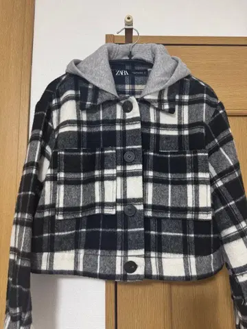 ZARA 체크 무늬 후드 부착 크롭 자켓 M