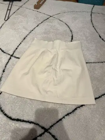 자라 ZARA 하이웨스트 미니 스커트 화이트