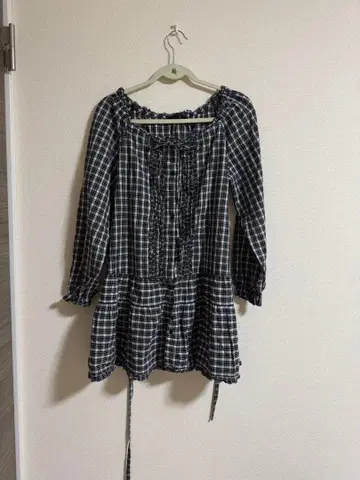 새상품급 PINK HOUSE 블랙 체크 프릴 튜닉