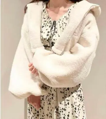 스나이델 snidel 보아 마운틴 후드티 화이트