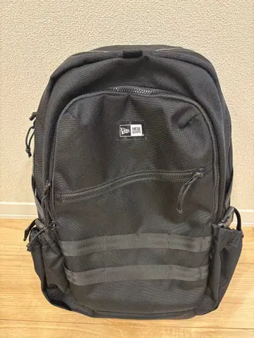 뉴에라 33L 블랙 백팩