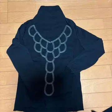 히로코비스 자수 디자인 긴팔 티셔츠