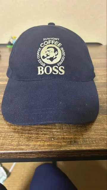 BOSS 커피 로고 네이비 캡