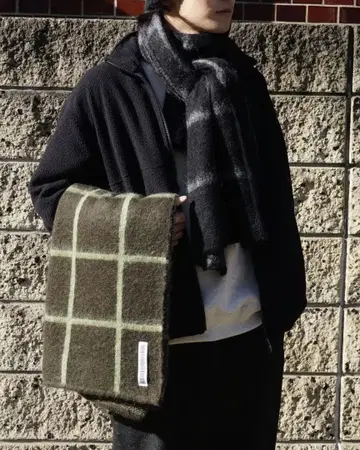 UNIVERSAL PRODUCTS 자카드 체크 스톨