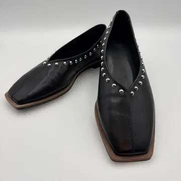 HARE 스터드 플랫슈즈 M 사이즈