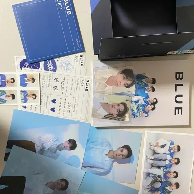 루시 블루 앨범