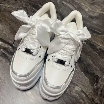 통굽 스니커즈 새틴 리본