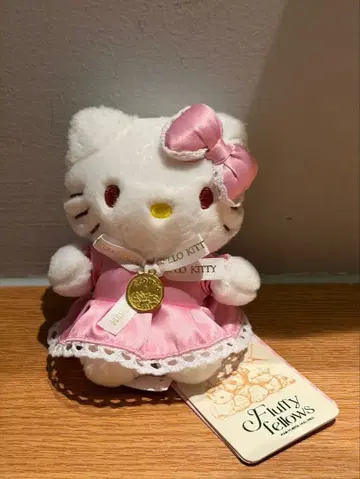 헬로키티 산리오*MINISO 봉제 인형 키링