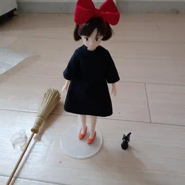 마녀 배달부 키키 키키 피규어 빗자루 포함