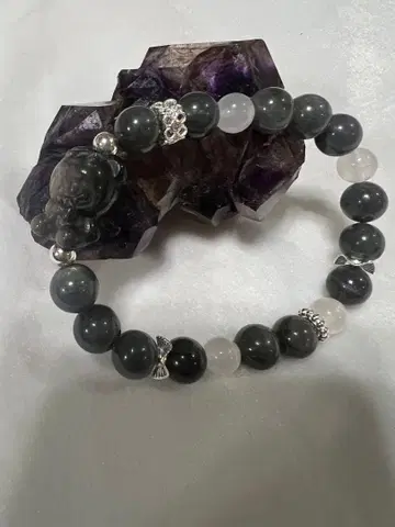 러브 부품이 들어간 블랙 래브라도 라이트