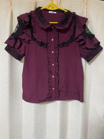 NOEMIE 반팔 블라우스