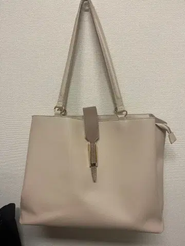 트웰브 어젠다 콜라보 베이지 토트백 비즈니스백