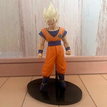 드래곤볼 손오공 초사이어인 2 피규어