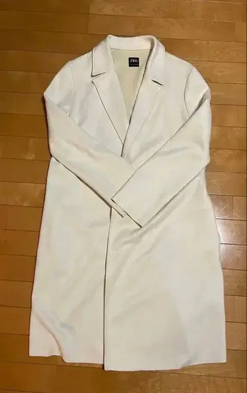 ZARA 스웨이드 터치 코트