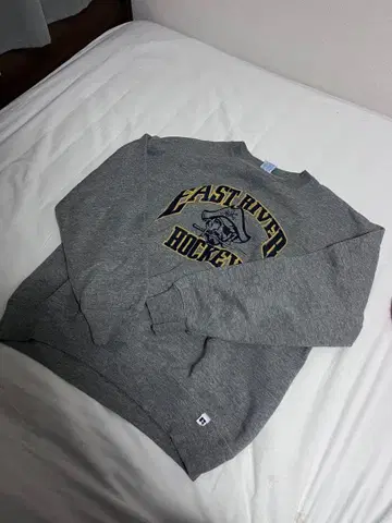 러셀 애슬레틱 U.S.A. 제조 그래픽 맨투맨