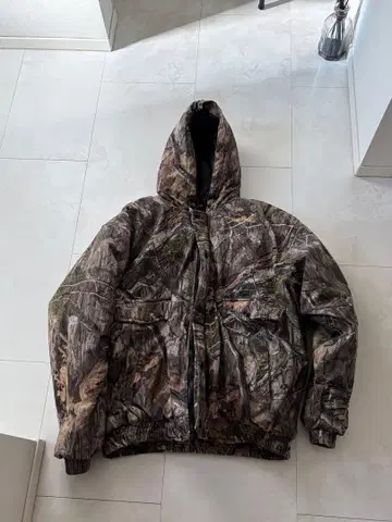 카모 패턴 후드 부착 다운 자켓 M 사이즈