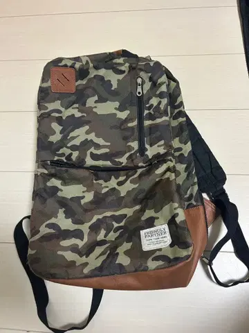 카모 패턴 나일론 백팩