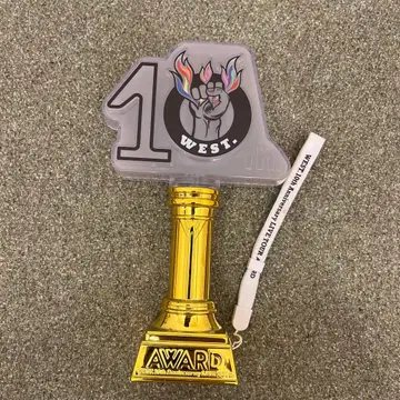 WEST. AWARD 응원봉 너에게 보내는 트로피