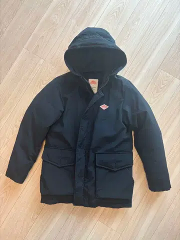 단톤 후드 부착 다운 자켓 네이비