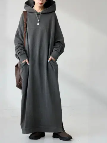 안티카 후드 부착 롱 원피스 흑먹색 새상품