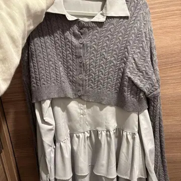 [Cheek] 그레이 케이블 니트 크롭 스웨터 셔츠 레이어드 2종 세트