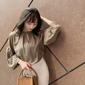 noble 나카무라 아사미 씨 콜라보 2way 초커풍 넥 블라우스