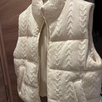 ZARA 화이트 니트 퀼팅 다운 베스트 M