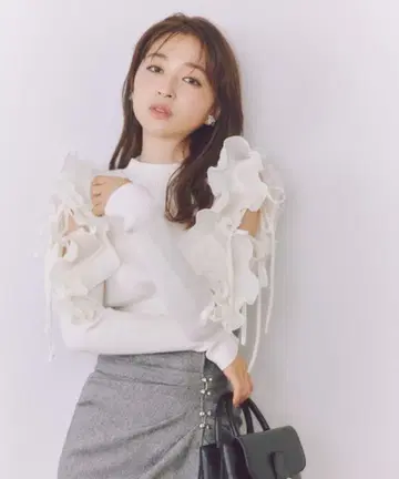 SNIDEL 플리츠 프릴 도킹 니트 풀오버