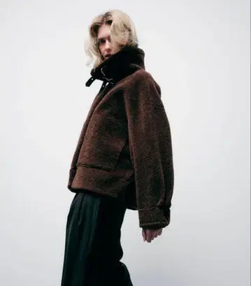 스터닝 루어 에코 무스탕 숏 자켓