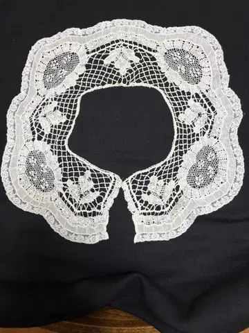 레이스 탈부착 카라 화이트
