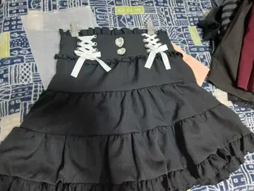 이번 주 마지막 Dearmylove 디어마이러브 프릴 블랙 스커트 LL