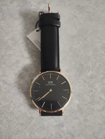 [ 새상품 ] Daniel Wellington 손목시계 블랙/골드