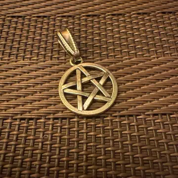 목걸이 탑 오각형