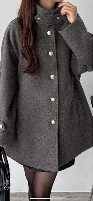 그레이 버튼 하이넥 코트